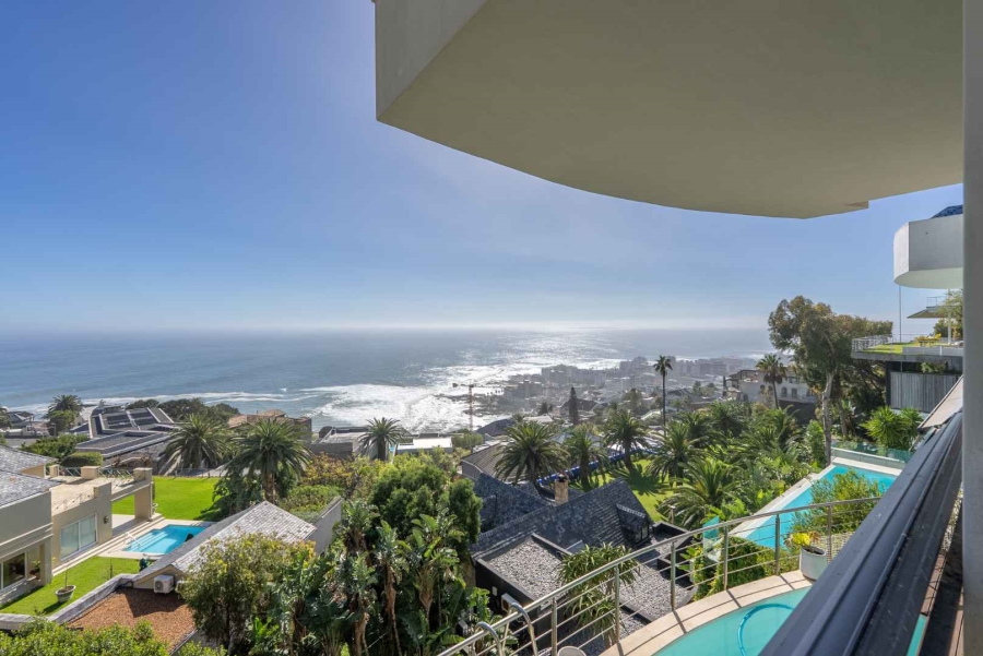 8 Bedroom Property for Sale in Bantry Bay Western Cape